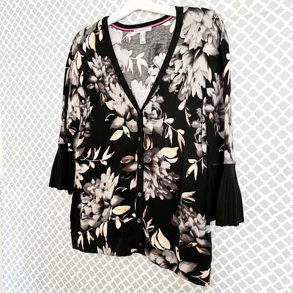 ISAAC MIZRAHI LIVE! Floral Printed Pleated Bell Sleeve Cardigan - Size Medium - Picture 6 of 13